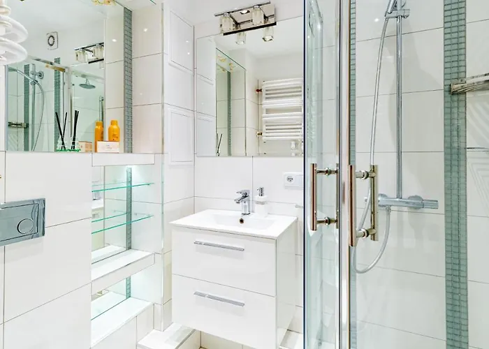 Korczaka, Sun & Snow